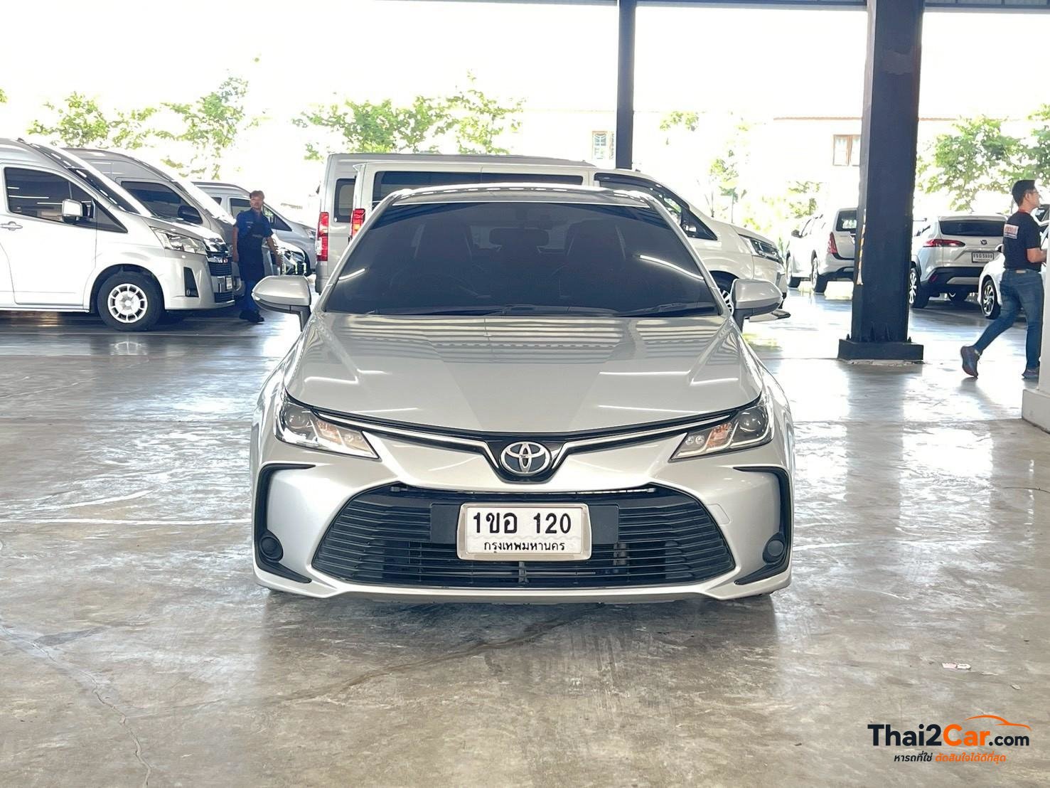 Toyota Corolla Altis Altis 1.6G จด22 เกียร์ AT สีบรอนซ์เงิน ไมล์ 137,609 กม. ผ่อนเริ่มต้น 7,xxx/เดือน 2021