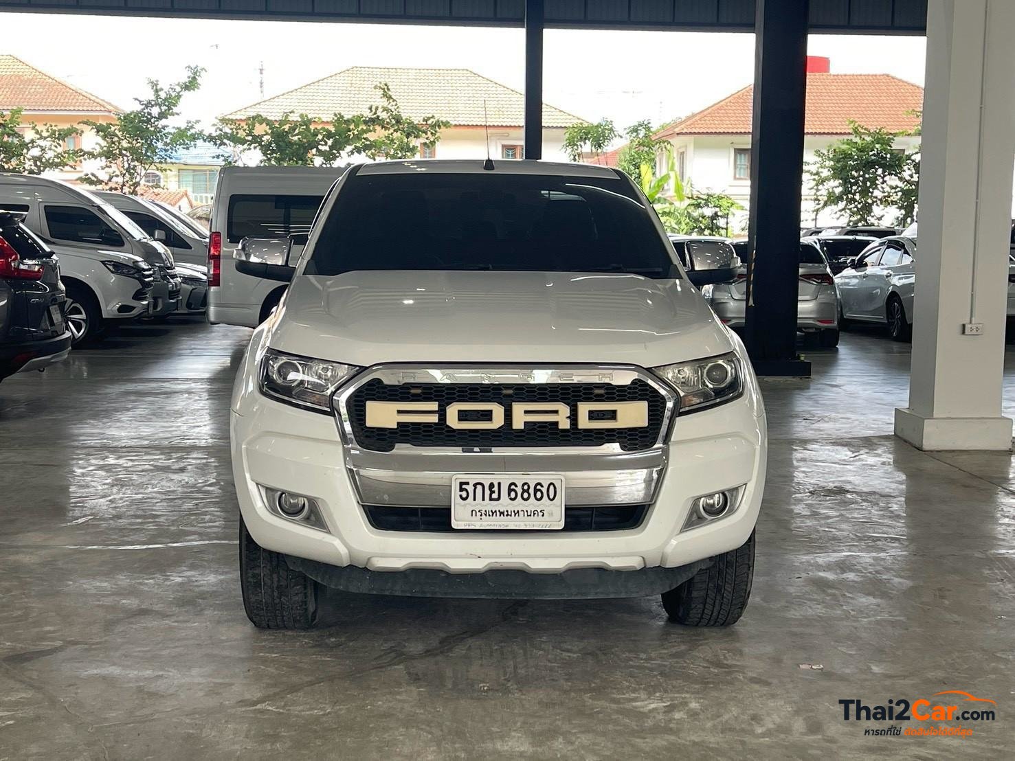 Ford Ranger Ranger HI-RIDER DOUBLE CAB 2.2 XLT เกียร์ AT สีขาว ไมล์ 193,817 กม. ผ่อนเริ่มต้น 4,xxx/เดือน 2016