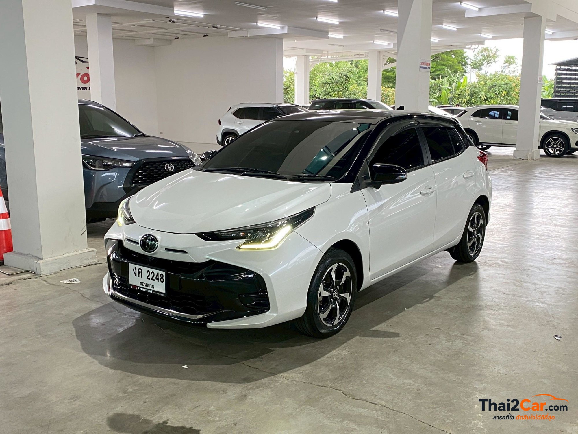 Toyota Yaris New Yaris 1.2Premium เกียร์ AT สีขาว ดำ ไมล์ 53,971 กม. ผ่อนเริ่มต้น 7,xxx/เดือน 2023