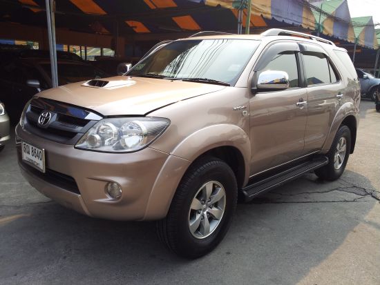 TOYOTA Fortuner 2006