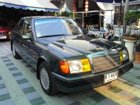 MERCEDES-BENZ 300E 1992