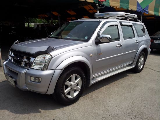 ISUZU Advanger 2004