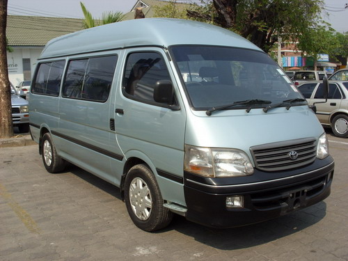 TOYOTA commuter 2003