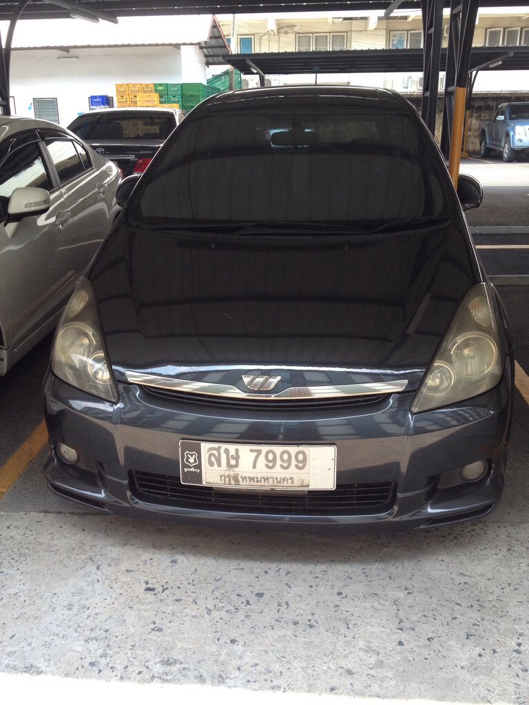 TOYOTA Wish 2004