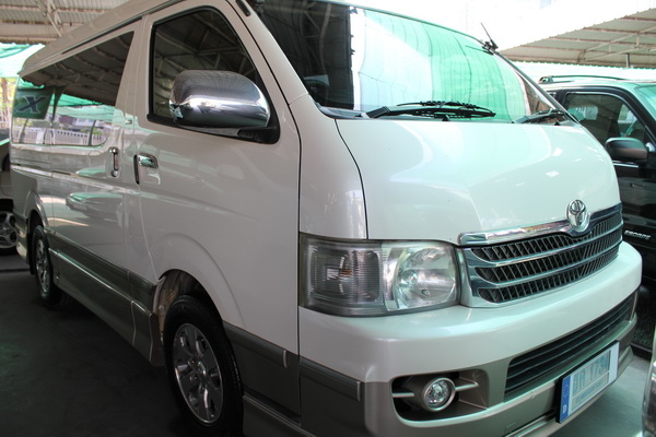 TOYOTA Ventury 2.7V 2006