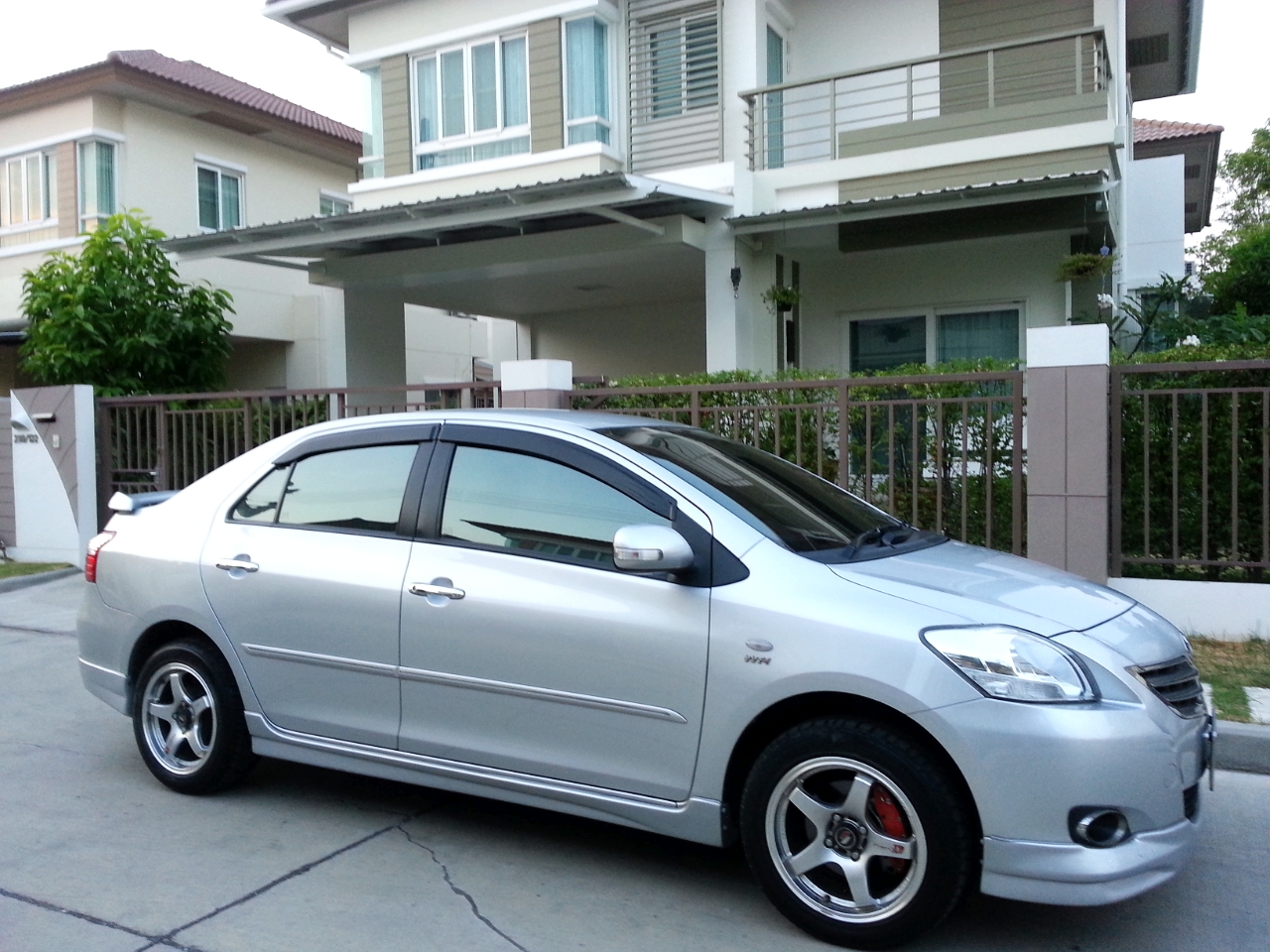 TOYOTA Vios 1.5 J (ABS) 2011