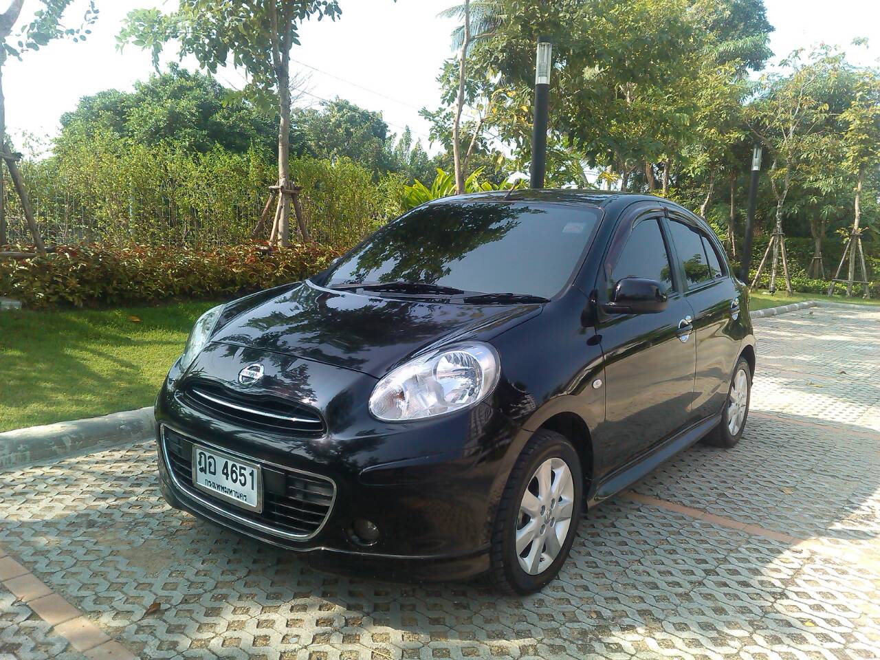 NISSAN march 2010