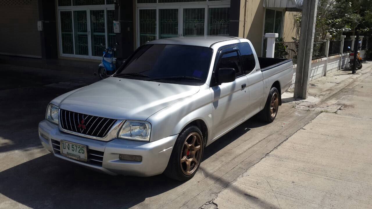 MITSUBISHI L200strada mega cab 2.8 GLS 2003