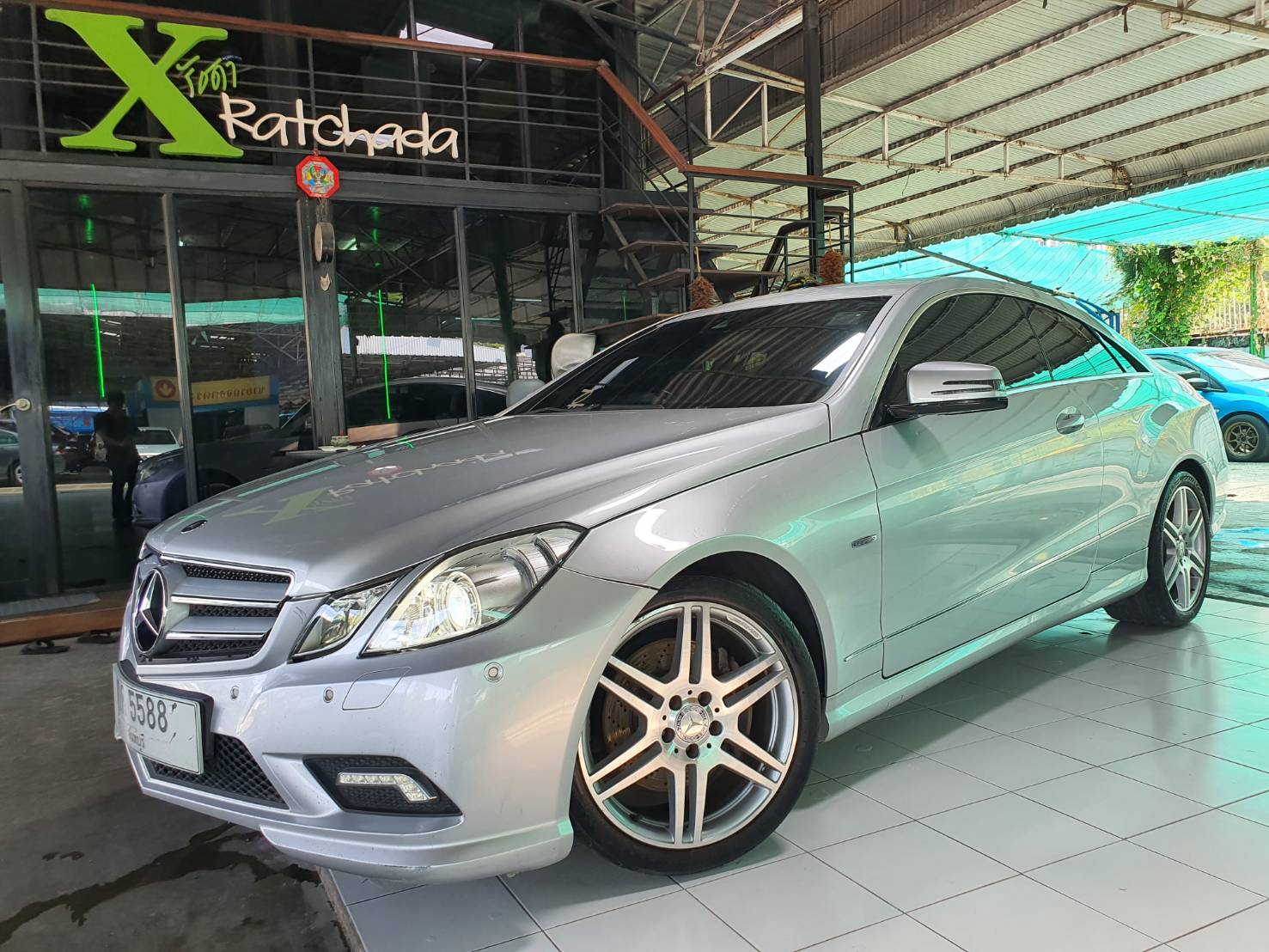 MERCEDES-BENZ E-CLASS 2011