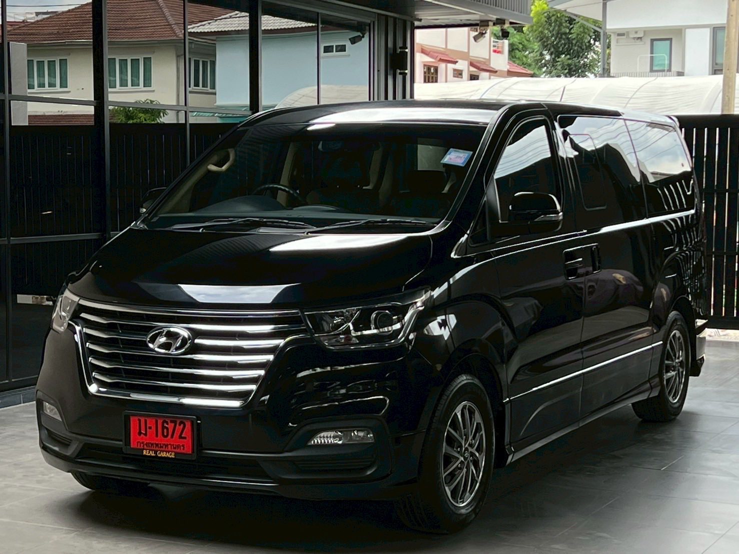 HYUNDAI H-1 2019