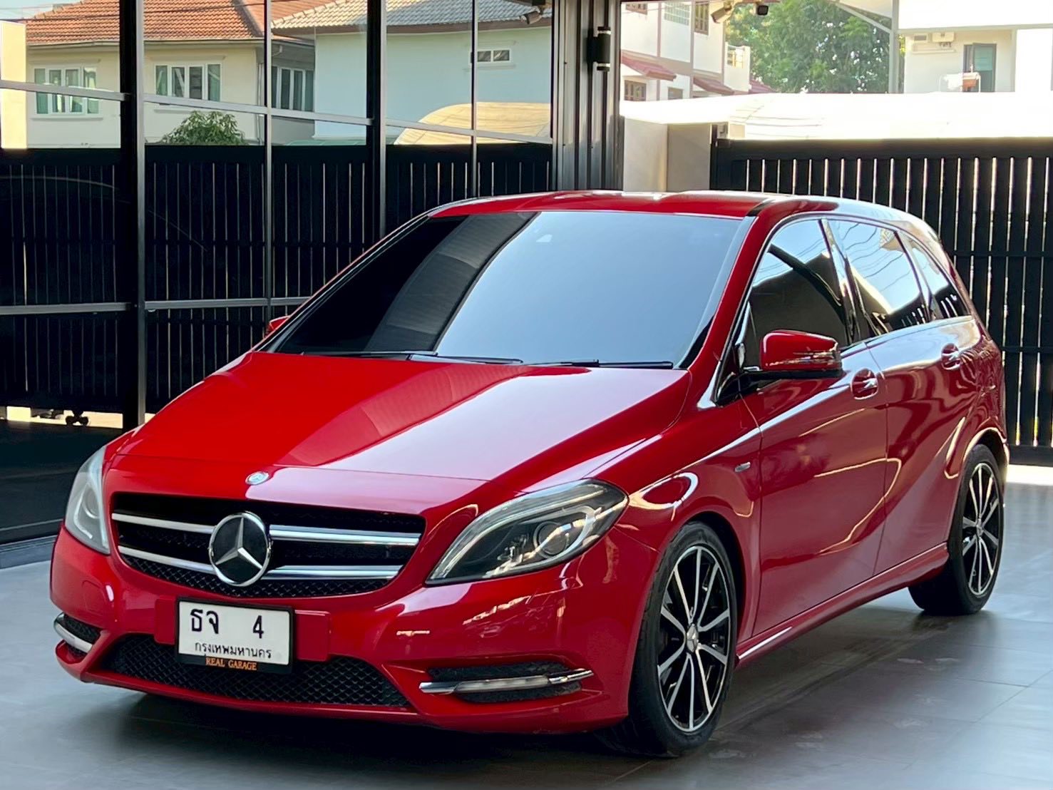 MERCEDES-BENZ B-CLASS 2012