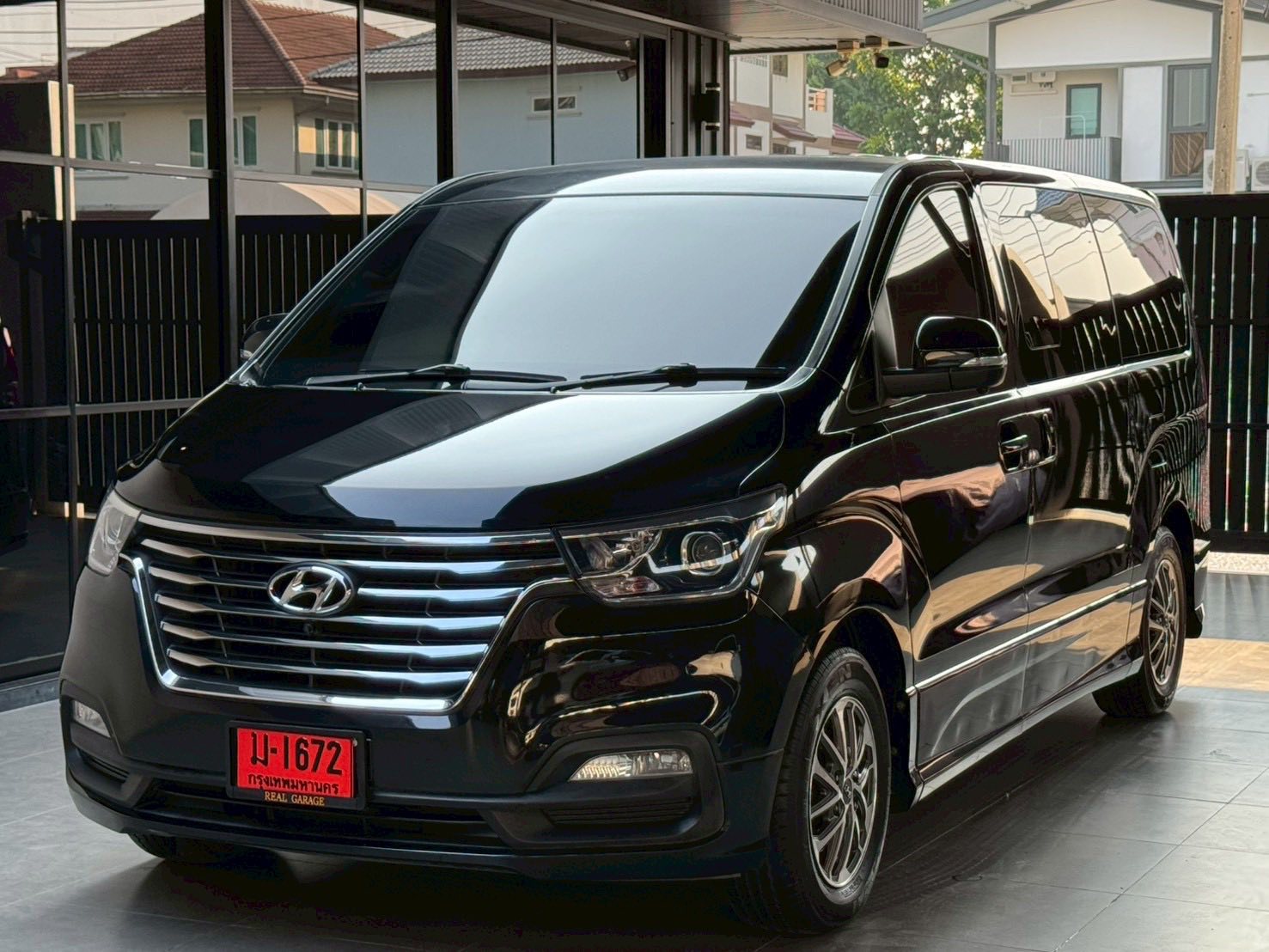 HYUNDAI H-1 2018