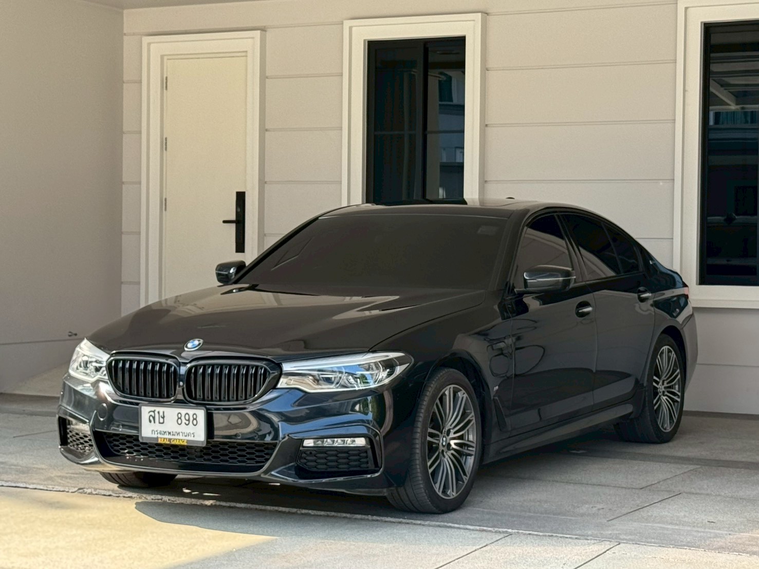 BMW SERIES 5 2018