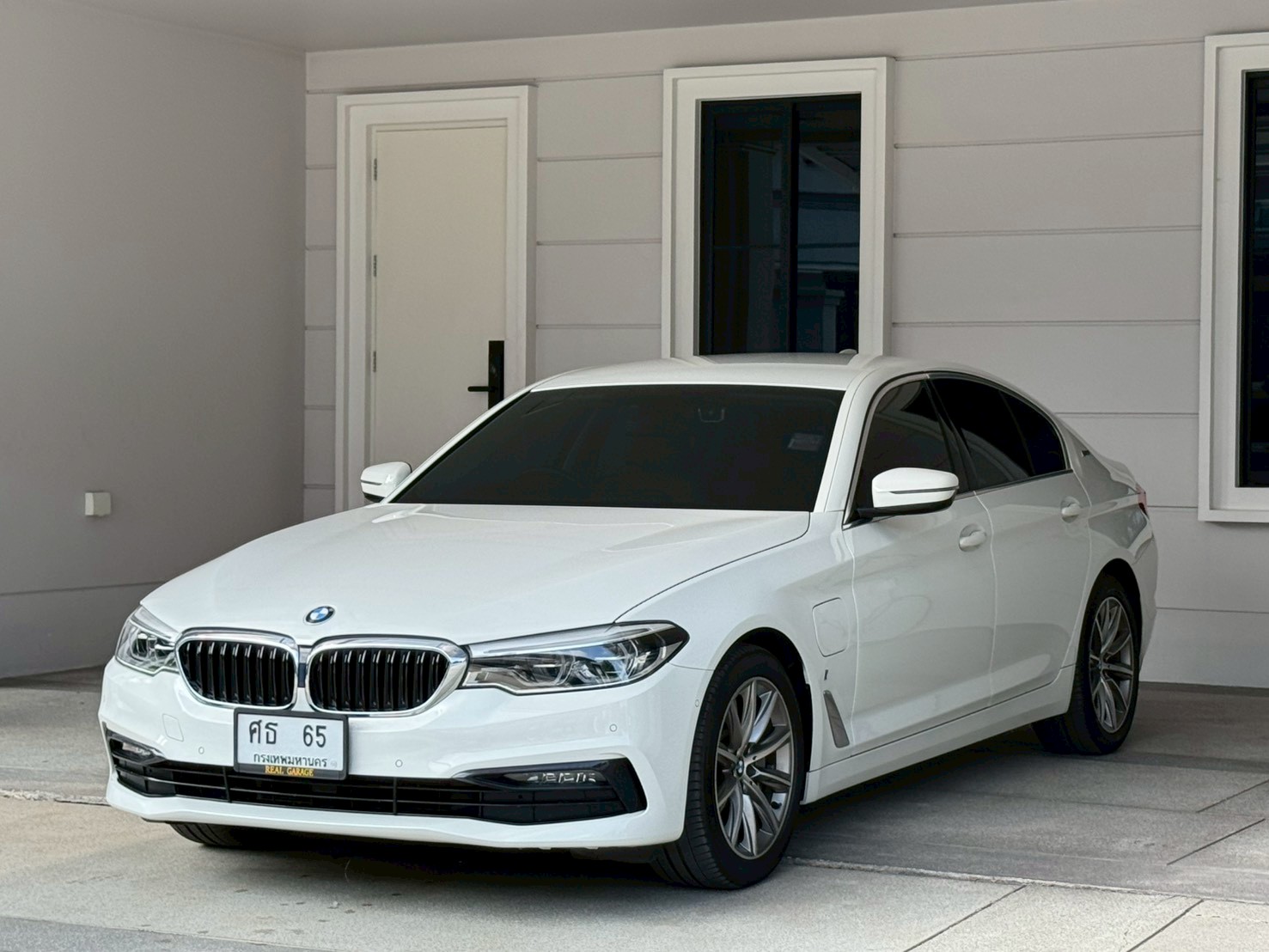 BMW SERIES 5 2020