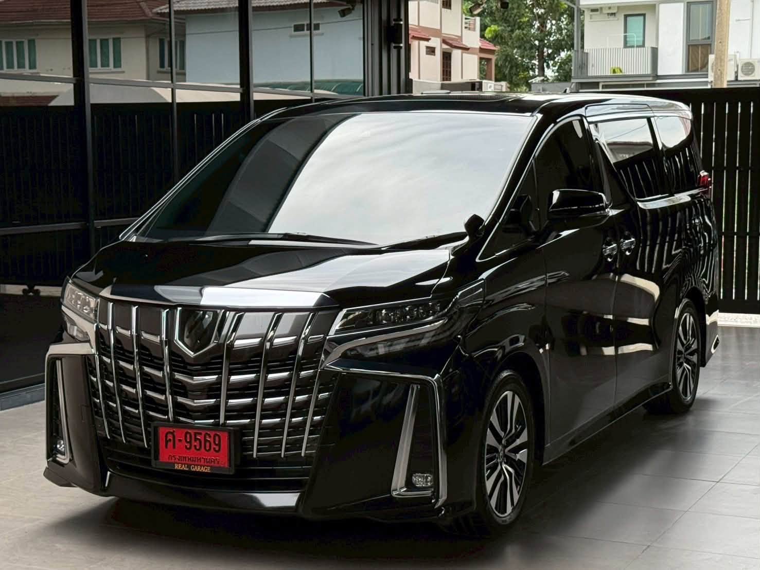 TOYOTA ALPHARD 2023