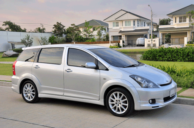 TOYOTA WISH Q LIMITED 2004