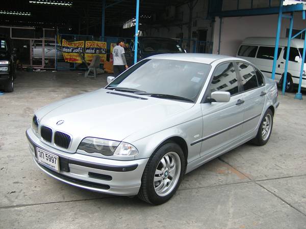 BMW 318i (E46) 2001